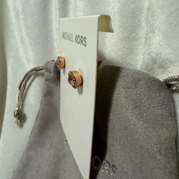⭐️ NWOT Michael Kors studs - Picture 3 of 5